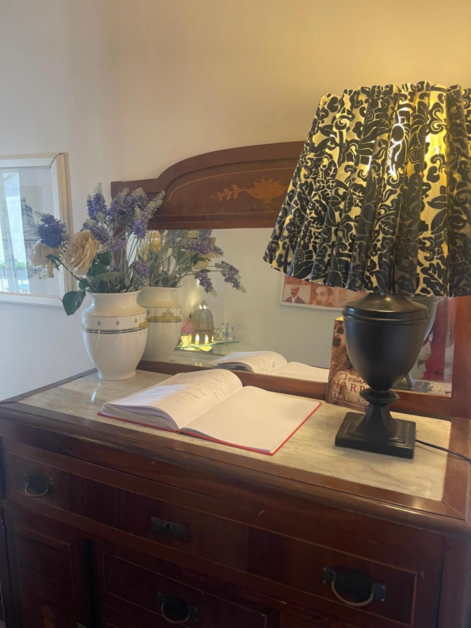 كالتاجيروني Casa Tipica Siciliana Patronale Home Bedandbreakfast Tremetrisoprailcielo Camere Con Vista, Colazione Interna In Terrazzo Panoramico المظهر الخارجي الصورة