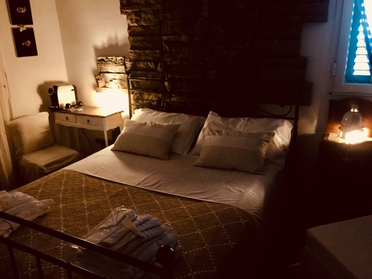 كالتاجيروني Casa Tipica Siciliana Patronale Home Bedandbreakfast Tremetrisoprailcielo Camere Con Vista, Colazione Interna In Terrazzo Panoramico المظهر الخارجي الصورة