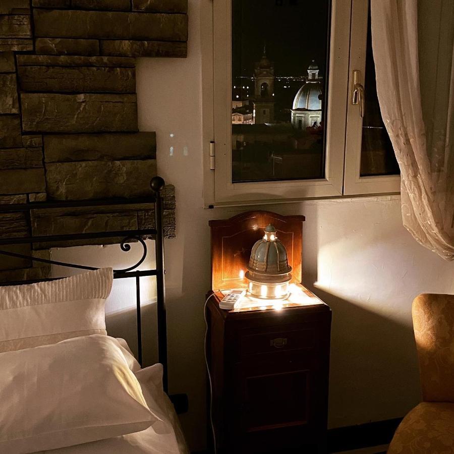كالتاجيروني Casa Tipica Siciliana Patronale Home Bedandbreakfast Tremetrisoprailcielo Camere Con Vista, Colazione Interna In Terrazzo Panoramico المظهر الخارجي الصورة